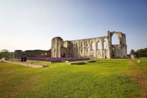 Abbaye de Maillezais en sud Vendée près des chambres d'hotes La Boisnière