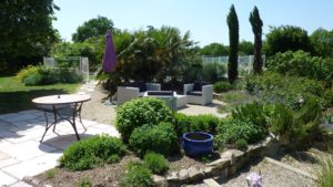 belle terrasse pleine de charme pour des vacances au soleil de vendée